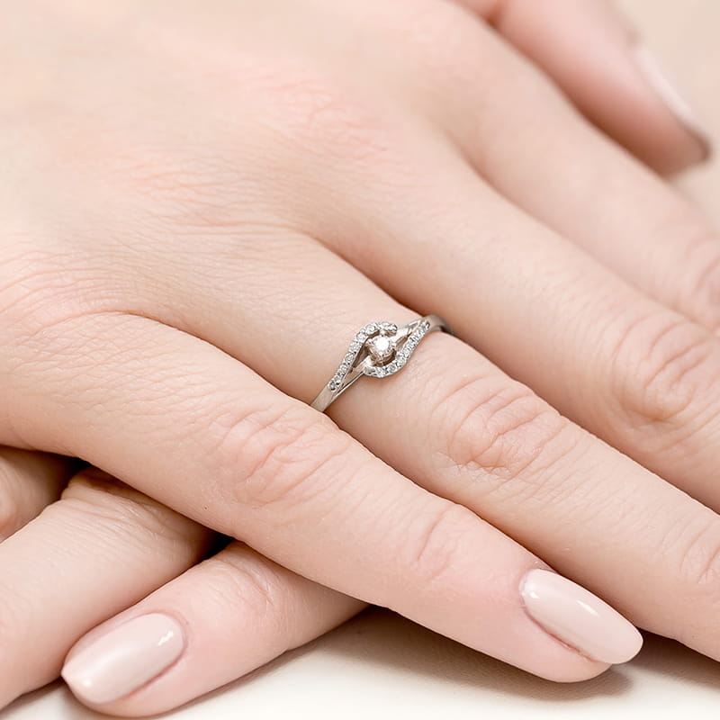 Auksinis Žiedas Su Deimantais