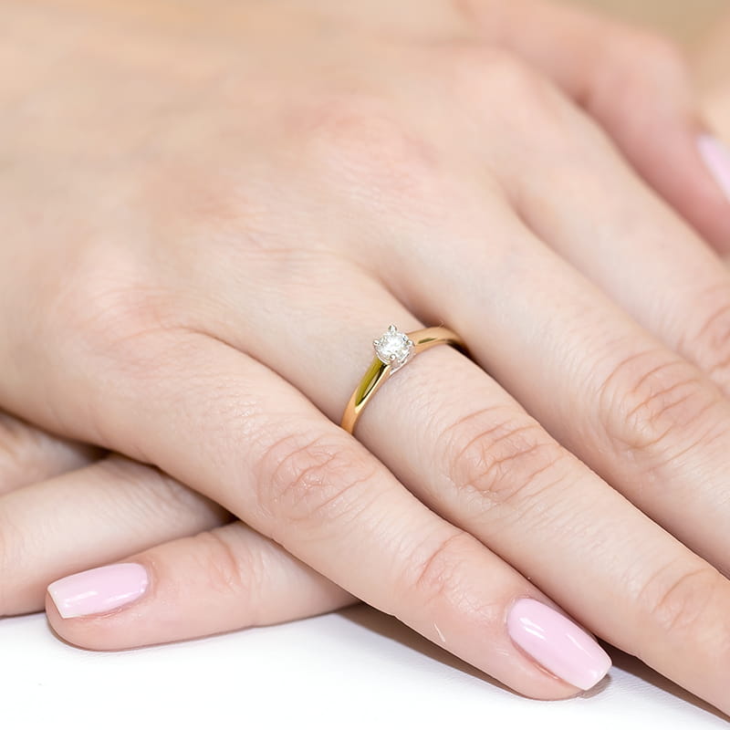 Auksinis Žiedas Su Deimantu