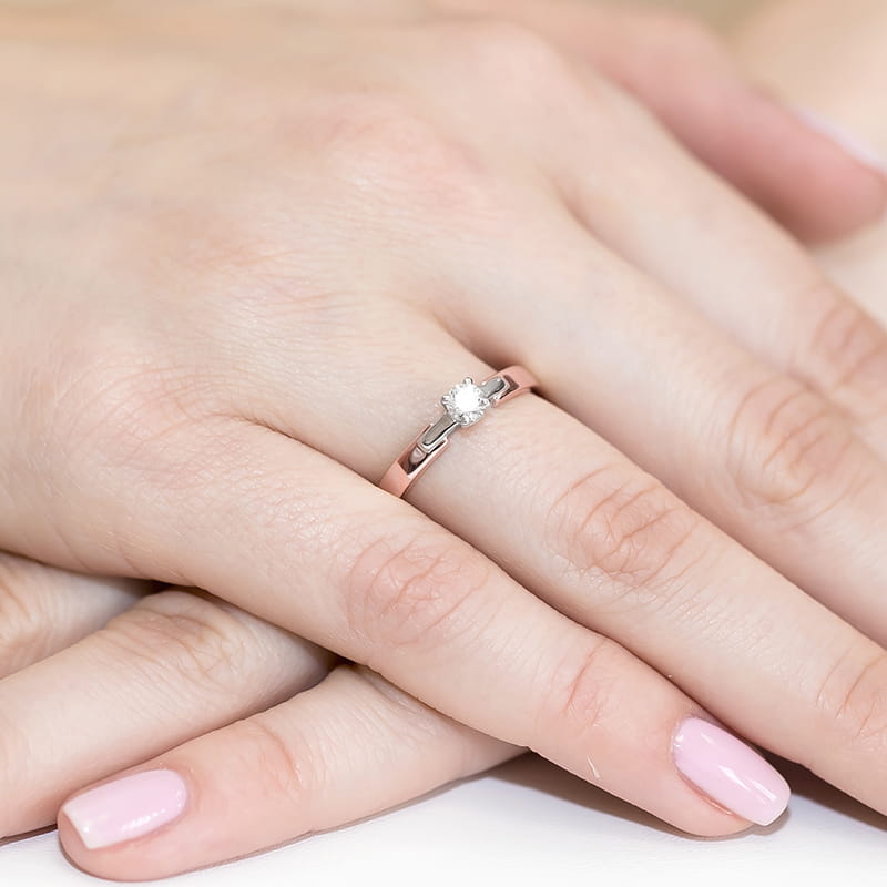 Auksinis Žiedas Su Deimantu