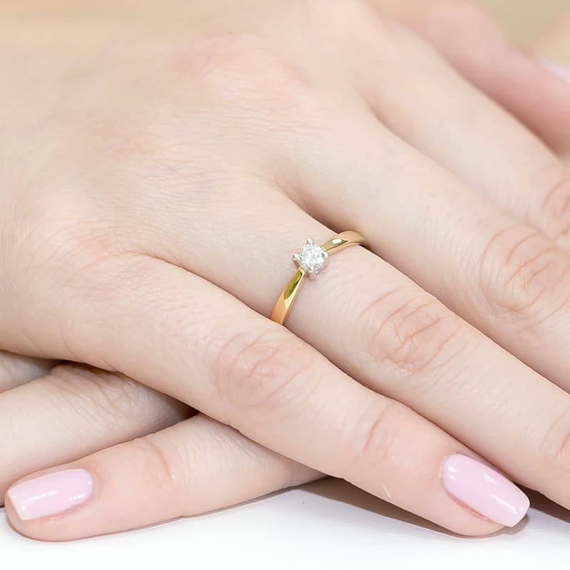 Auksinis Žiedas Su Deimantu