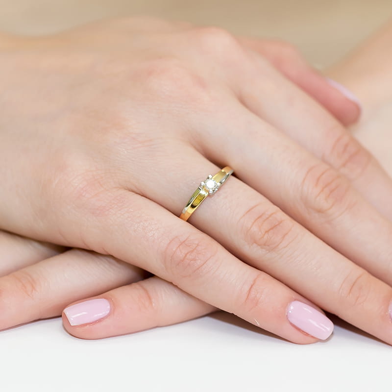 Gold Ring With Diamond