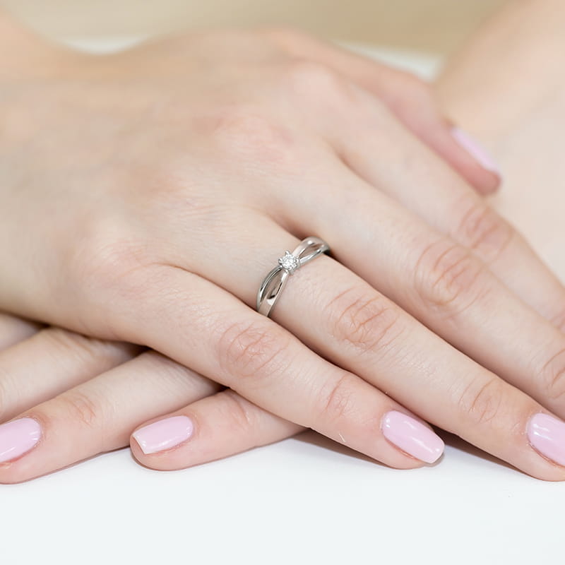 Auksinis Žiedas Su Deimantu