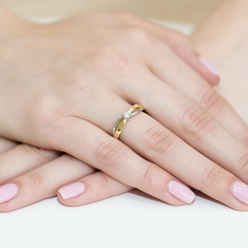 Auksinis Žiedas Su Deimantu