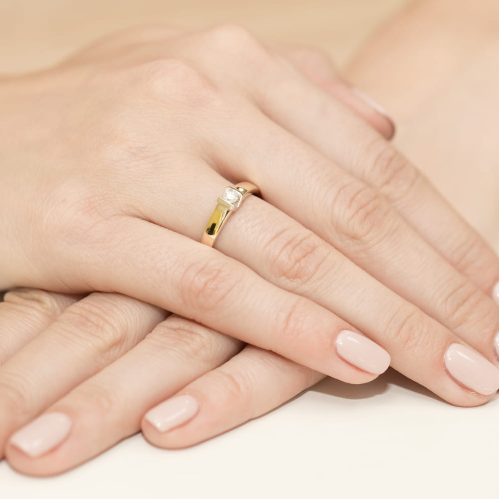 Gold Ring With Diamond