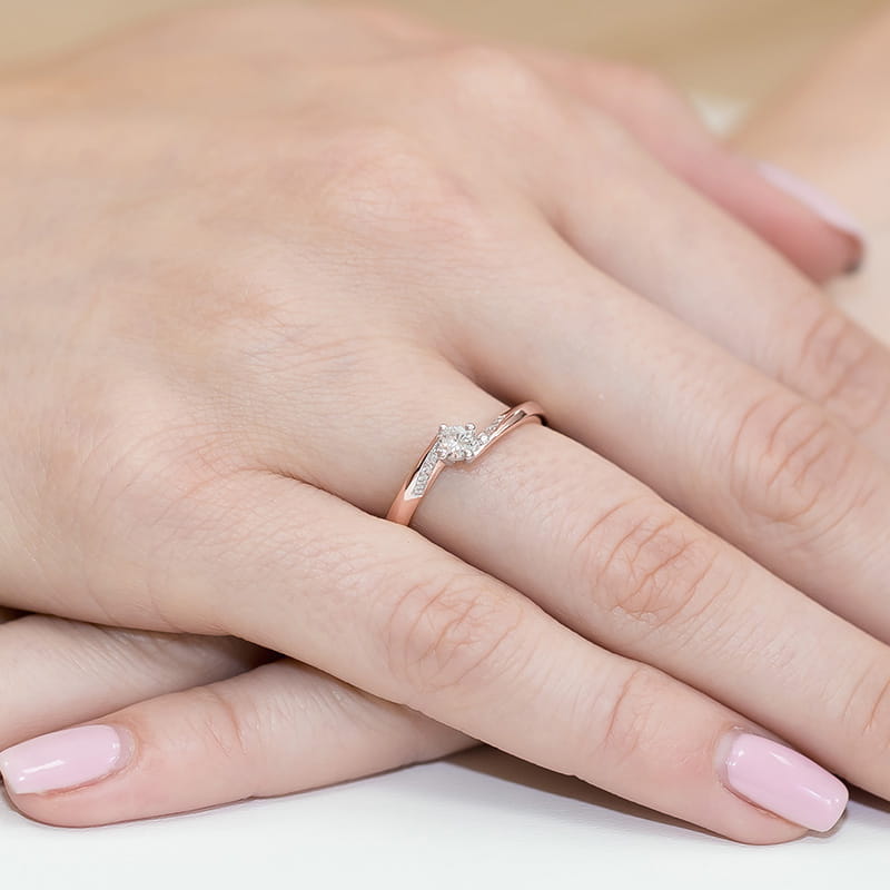 Auksinis Žiedas Su Deimantais