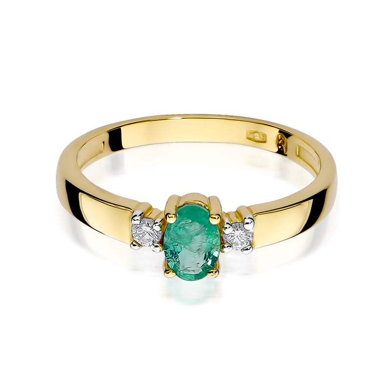 Gold Ring With Emerald And Diamonds