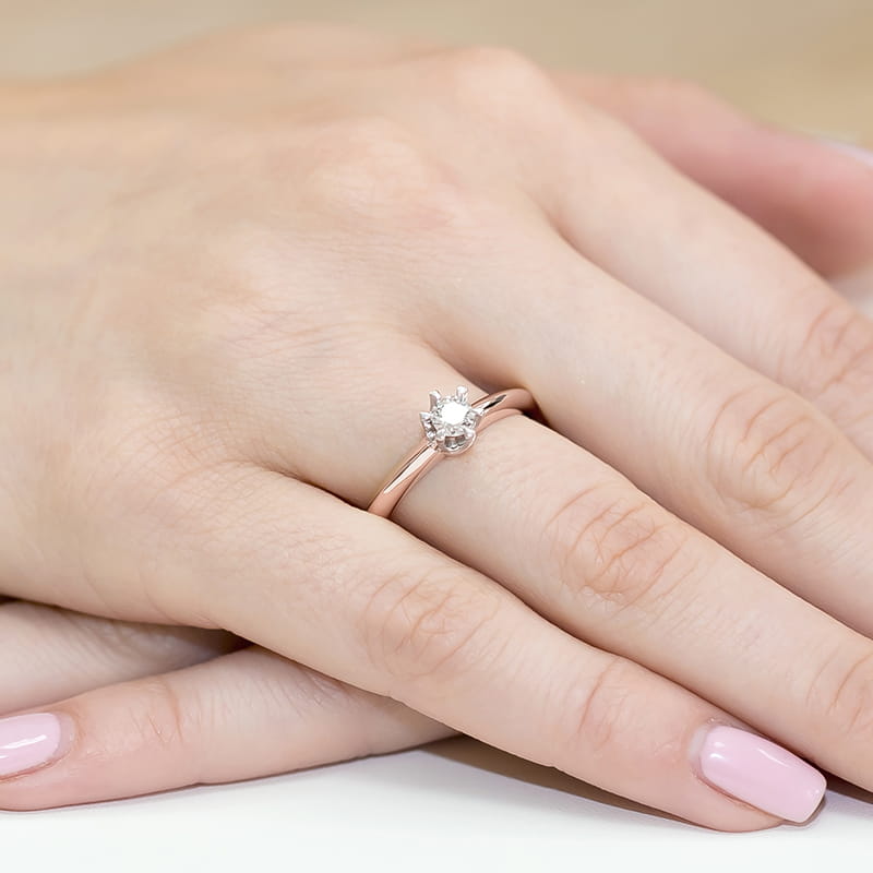 Auksinis Žiedas Su Deimantu