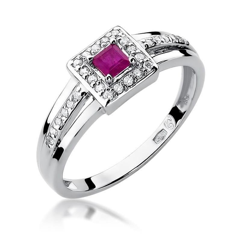 Gold Ring With Ruby And Diamonds