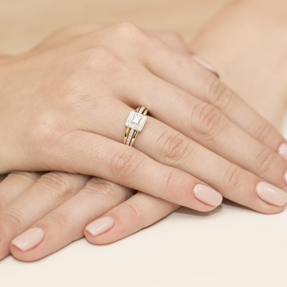 Auksinis Žiedas Su Deimantais