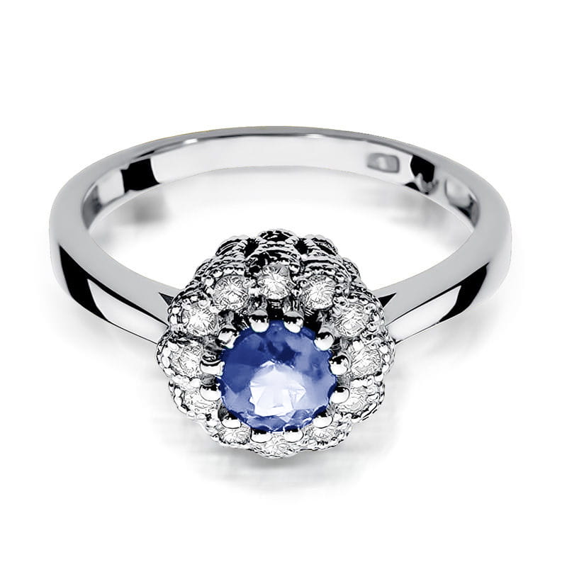 Gold Ring With Tanzanite And Diamonds