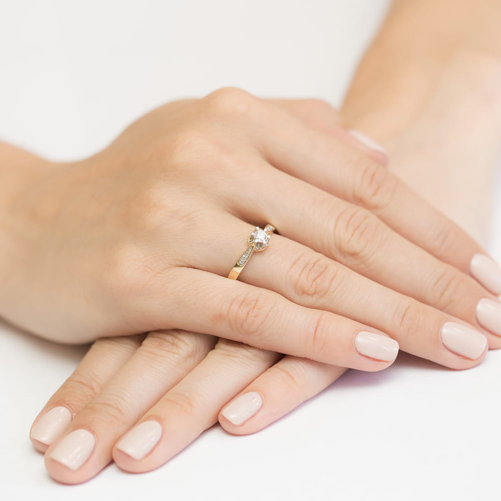 Auksinis Žiedas Su Deimantais