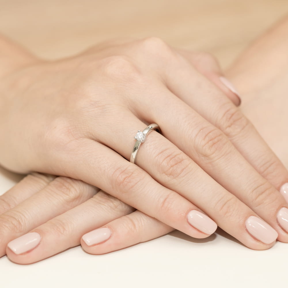 Auksinis Žiedas Su Deimantu