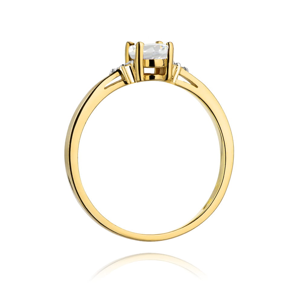 Gold Ring With White Sapphire And Diamonds
