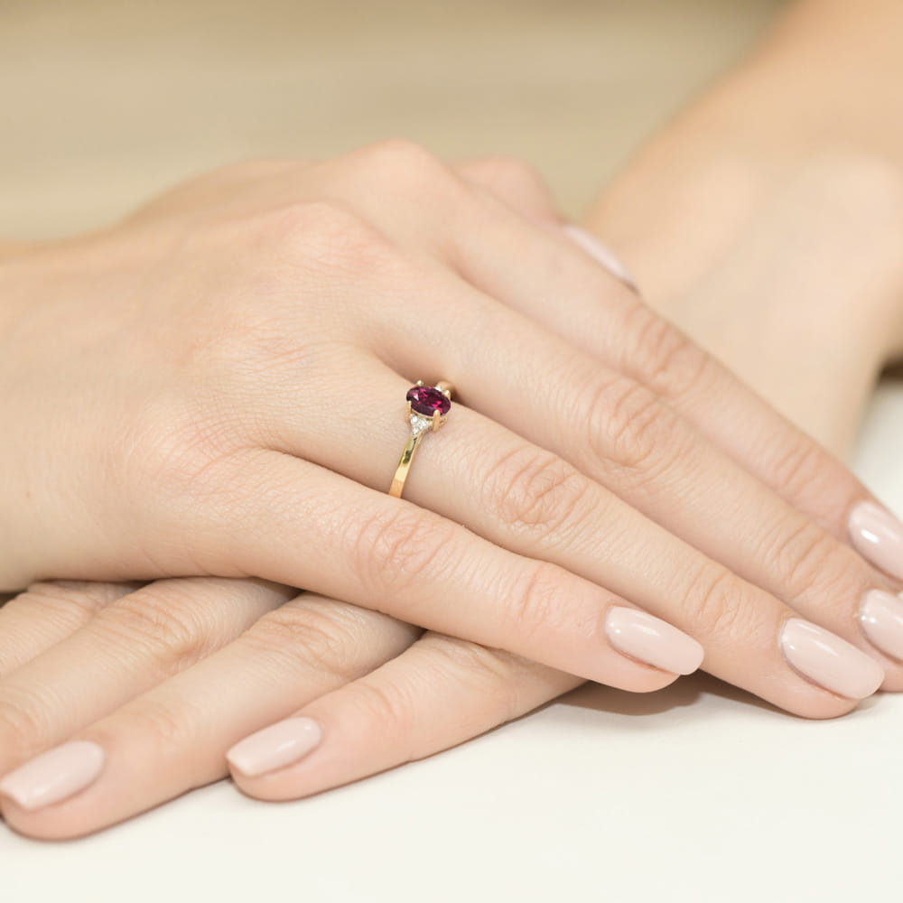 Auksinis Žiedas Su Rodolitu Ir Deimantais