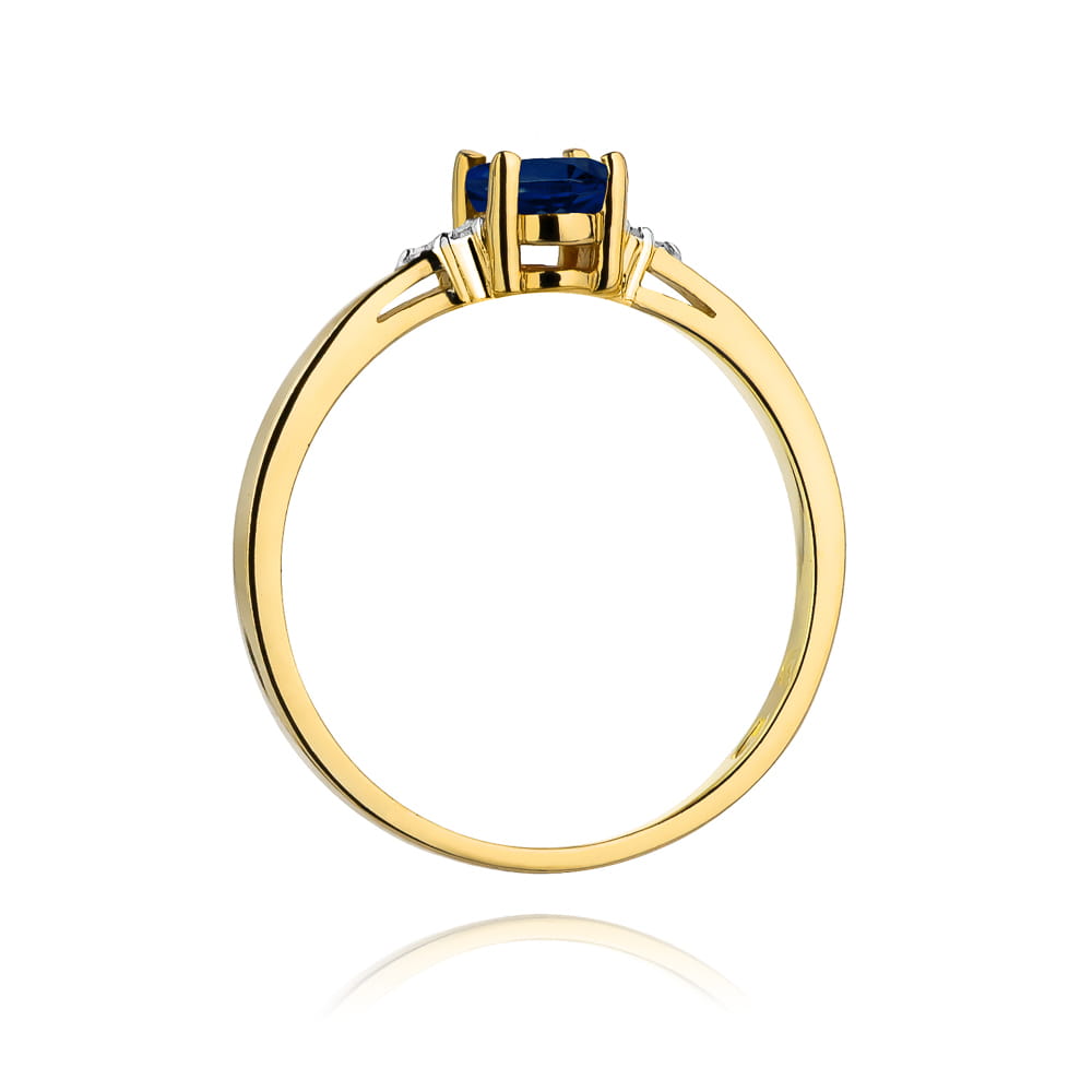Gold Ring With Sapphire And Diamonds
