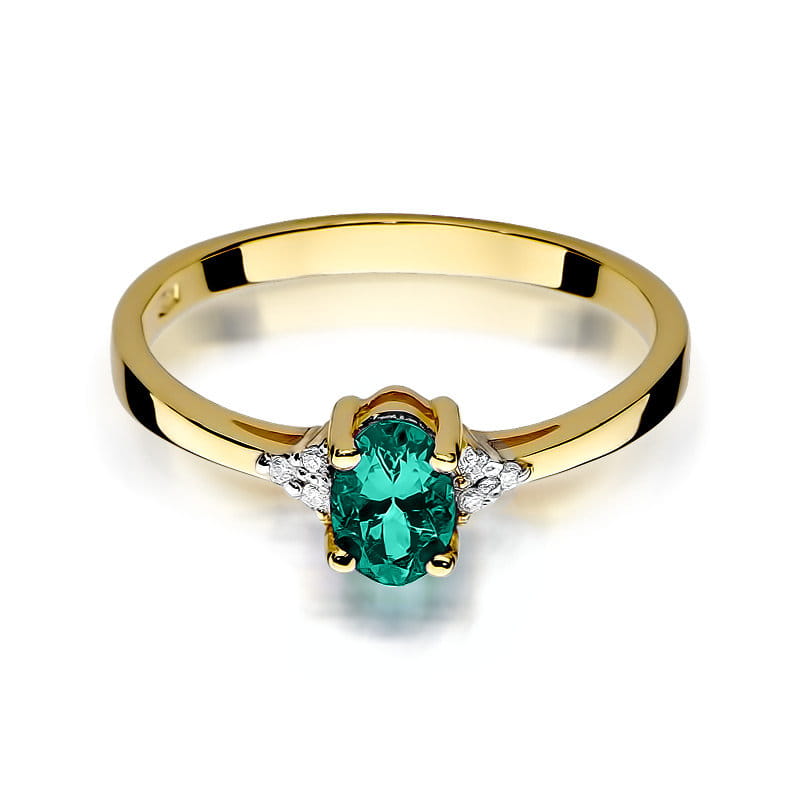 Gold Ring With Emerald And Diamonds
