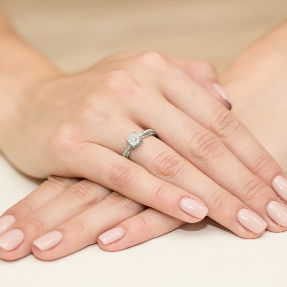 Gold Ring With Diamonds