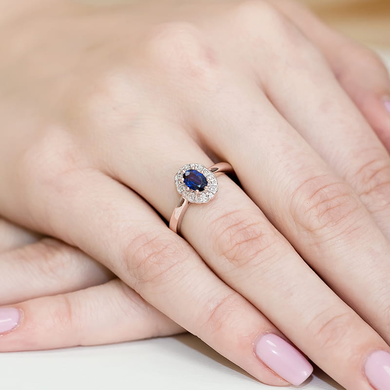 Auksinis Žiedas Su Safyru Ir Deimantais