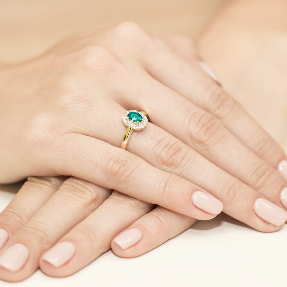 Auksinis Žiedas Su Smaragdu Ir Deimantais