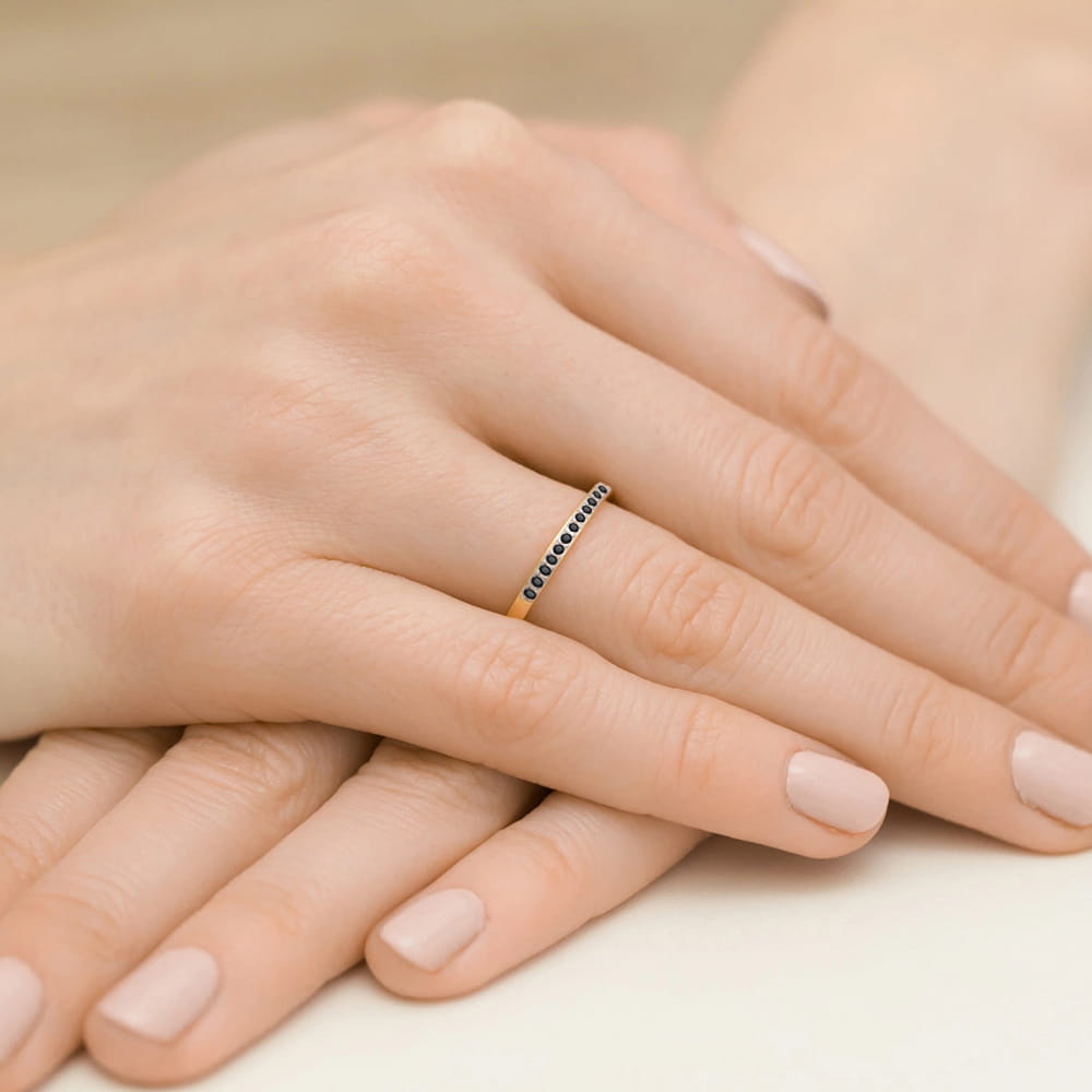 Auksinis Žiedas Su Juodais Deimantais