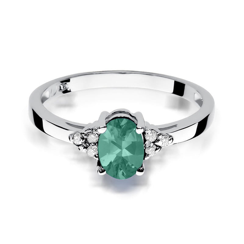 Gold Ring With Emerald And Diamonds