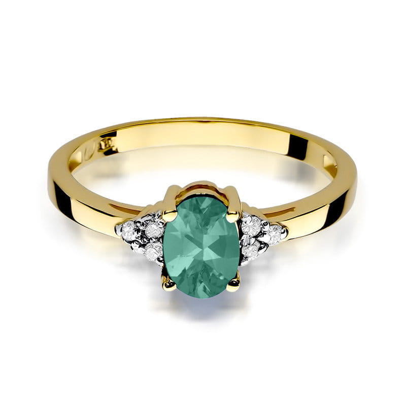 Gold Ring With Emerald And Diamonds