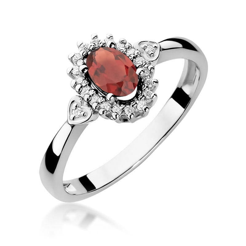 Gold Ring With Garnet And Diamonds