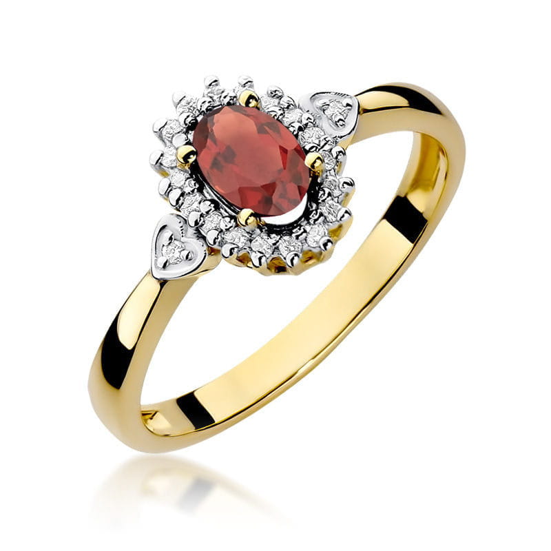 Gold Ring With Garnet And Diamonds