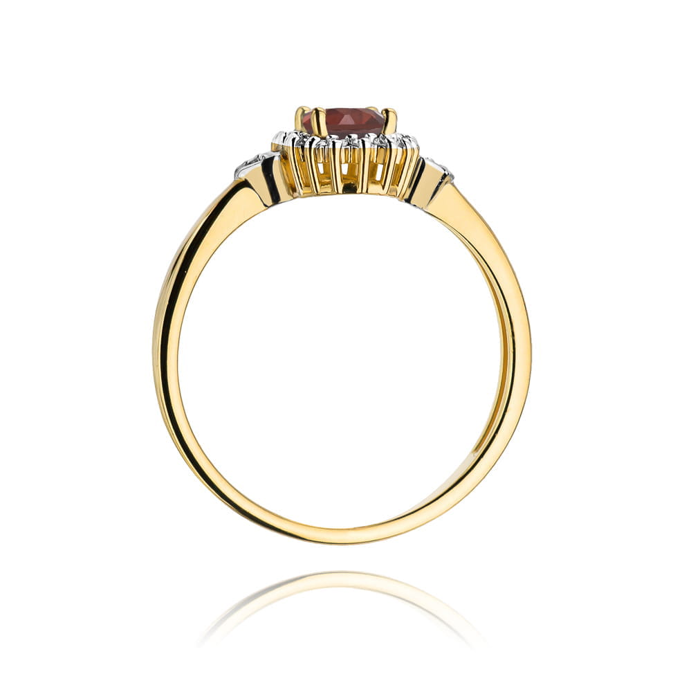 Gold Ring With Garnet And Diamonds