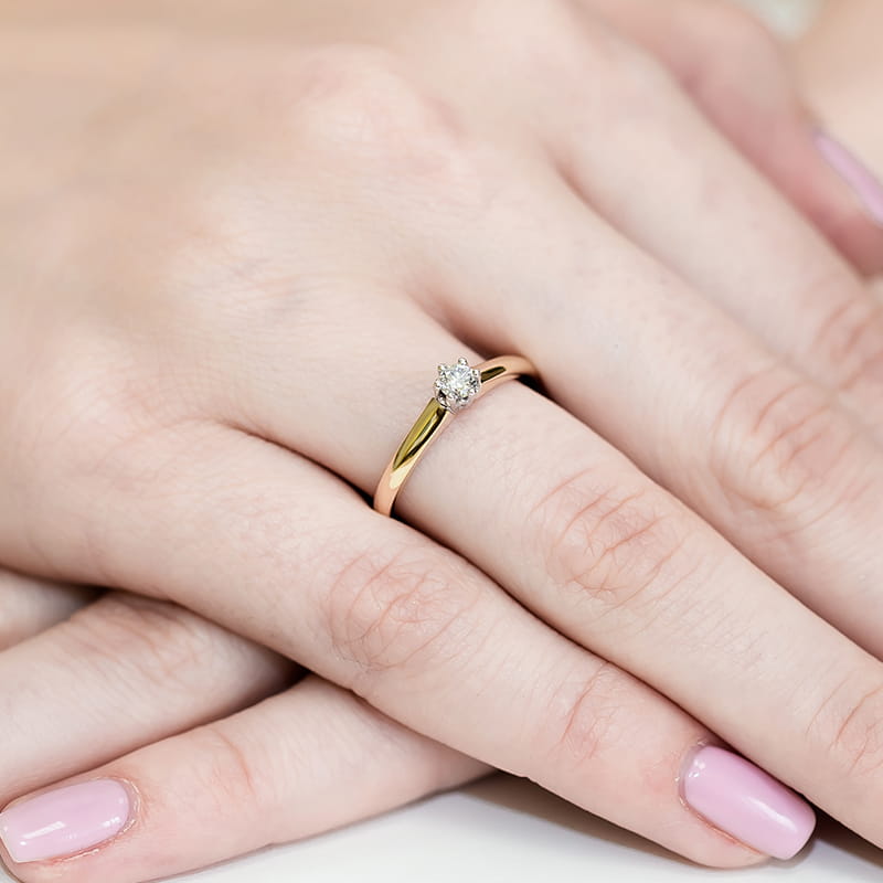 Auksinis Žiedas Su Deimantu