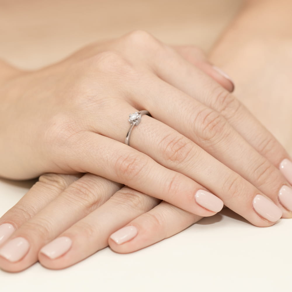 Auksinis Žiedas Su Deimantu