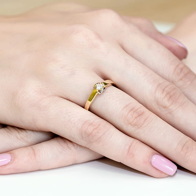 Gold Ring With Diamond