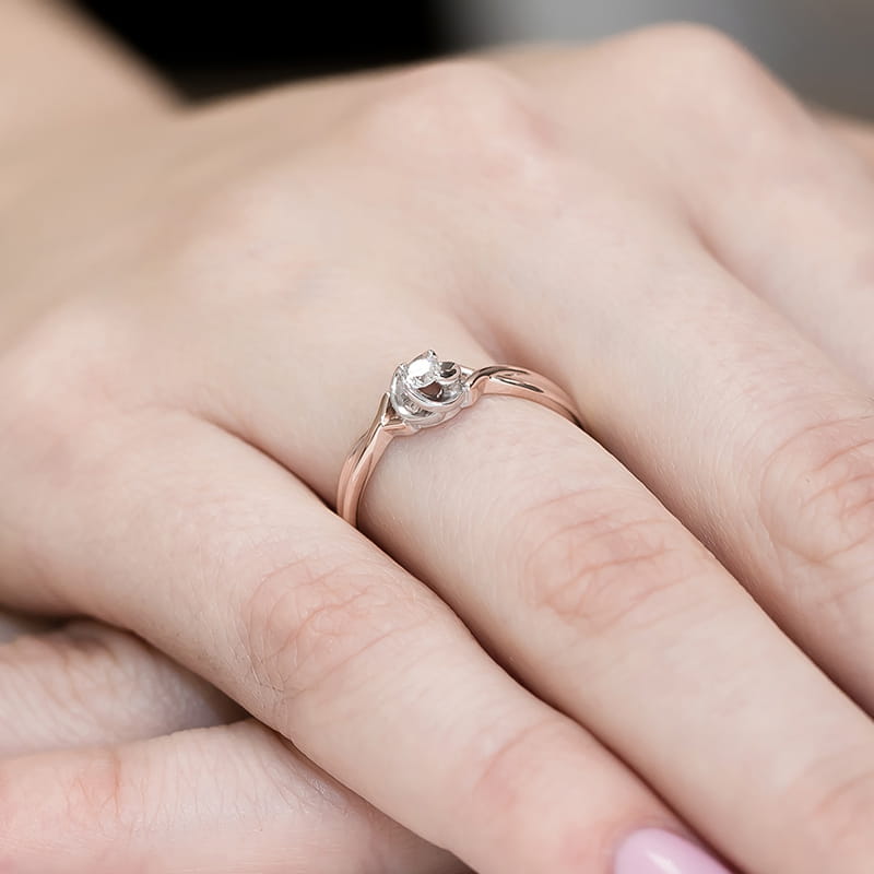 Auksinis Žiedas Su Deimantu