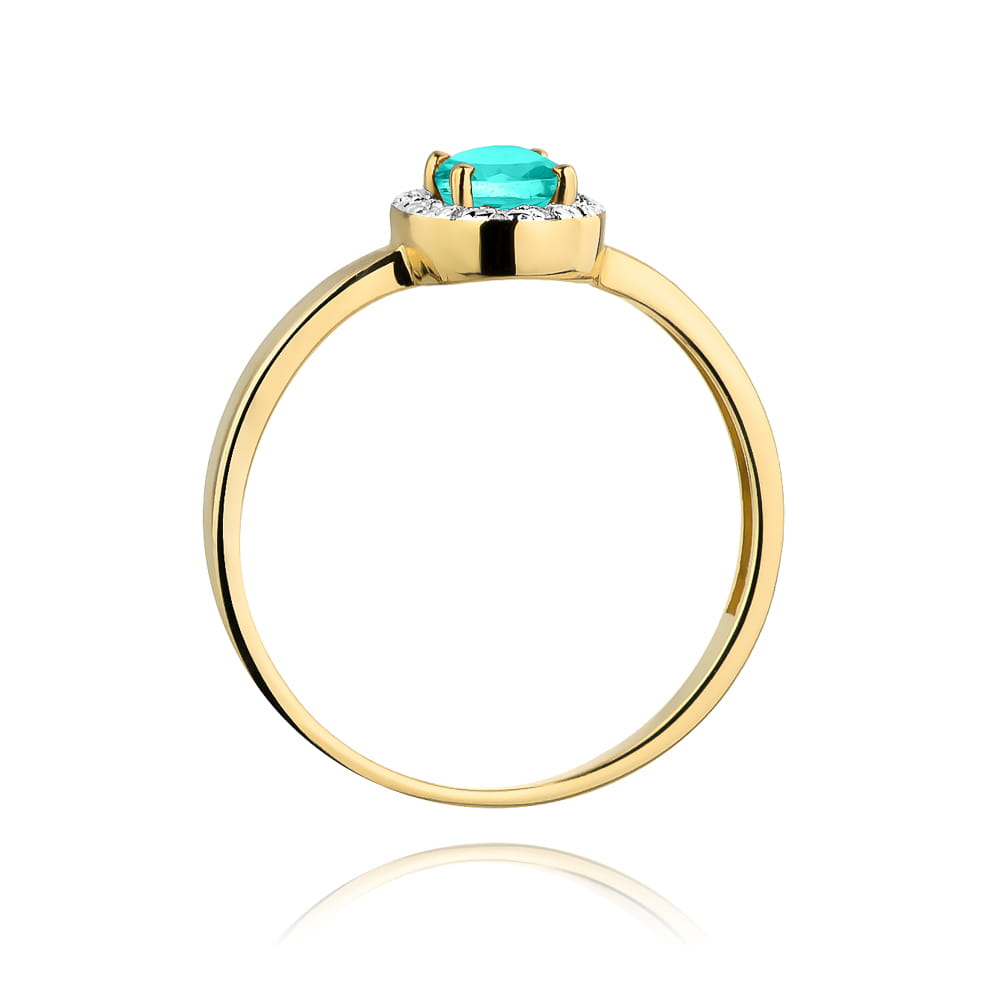 Gold Ring With Emerald And Diamonds