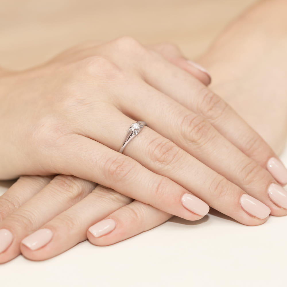 Auksinis Žiedas Su Deimantu