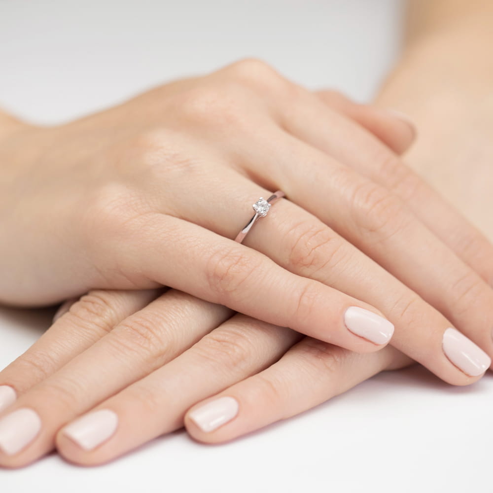 Auksinis Žiedas Su Deimantu