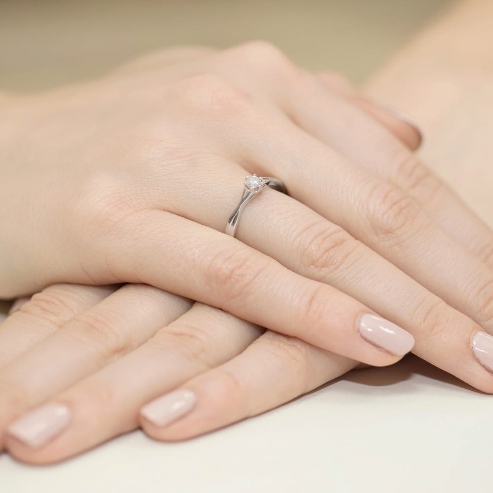 Auksinis Žiedas Su Deimantu