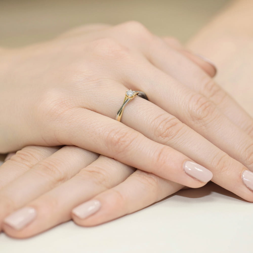 Auksinis Žiedas Su Deimantu