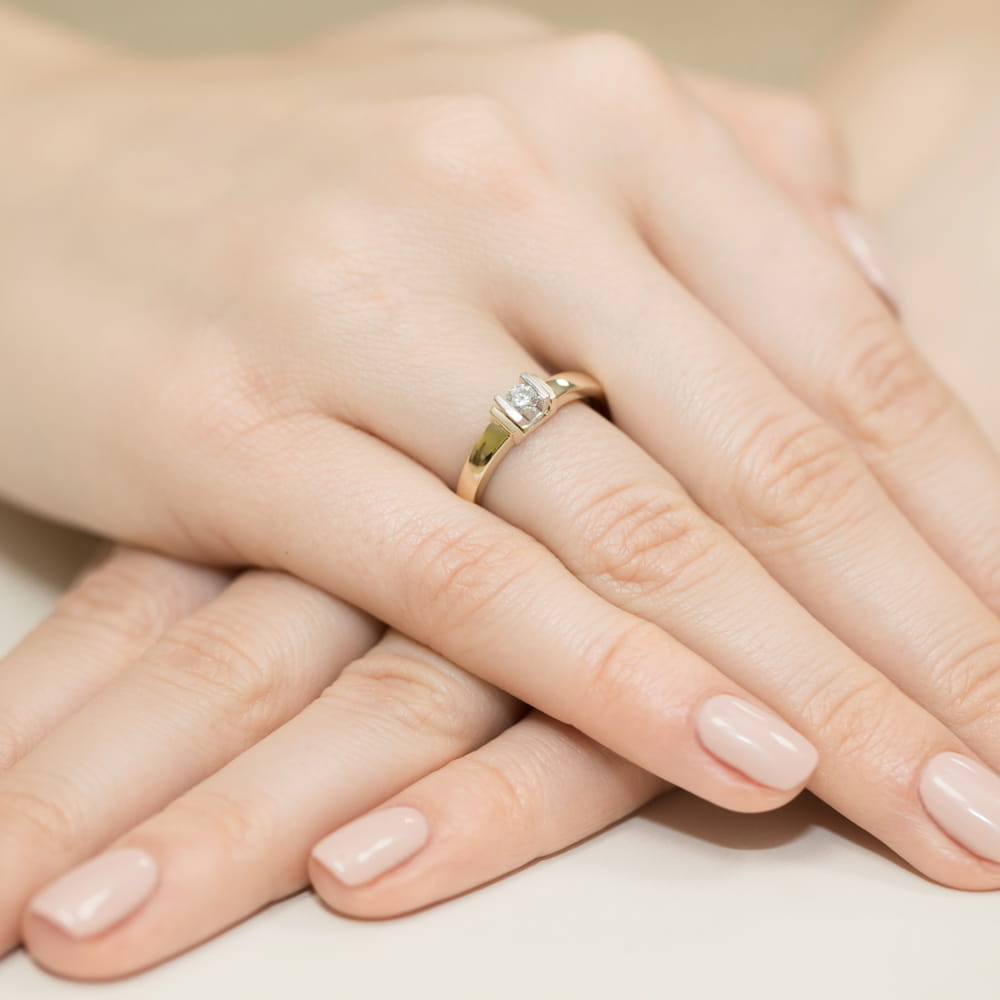 Auksinis Žiedas Su Deimantu