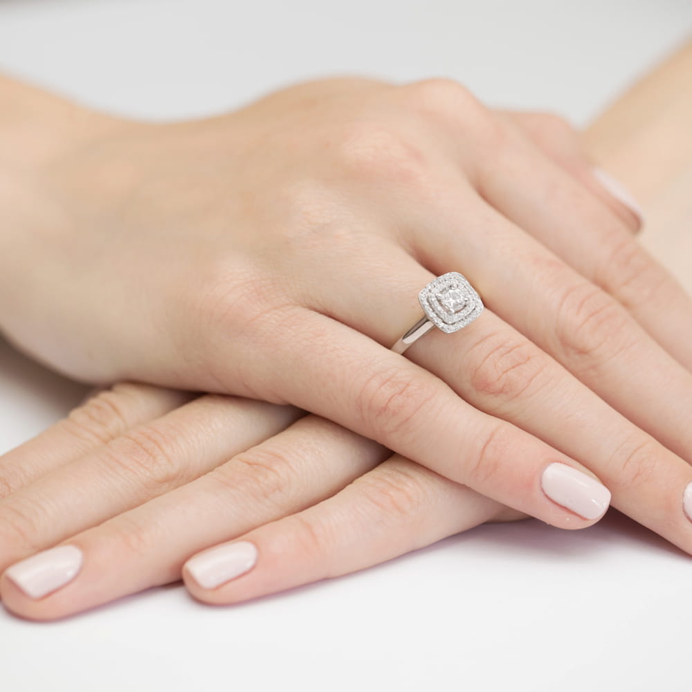 Gold Ring With Diamonds