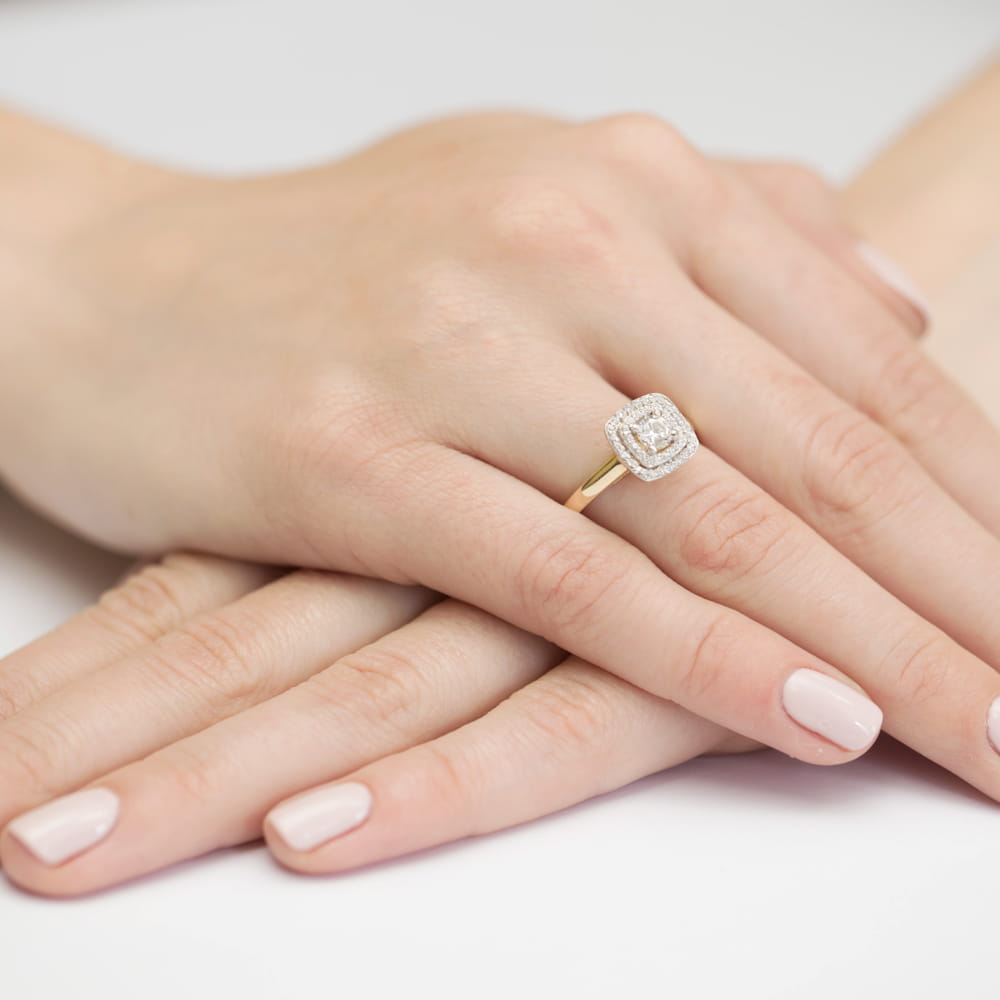 Gold Ring With Diamonds