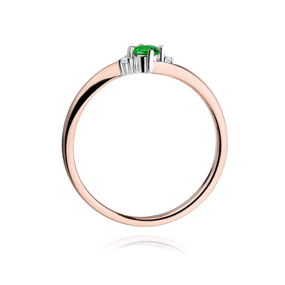 Gold Ring With Emerald And Diamonds