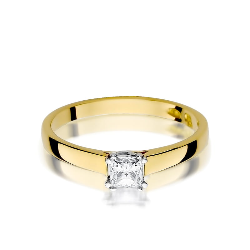 Gold Ring With Diamond
