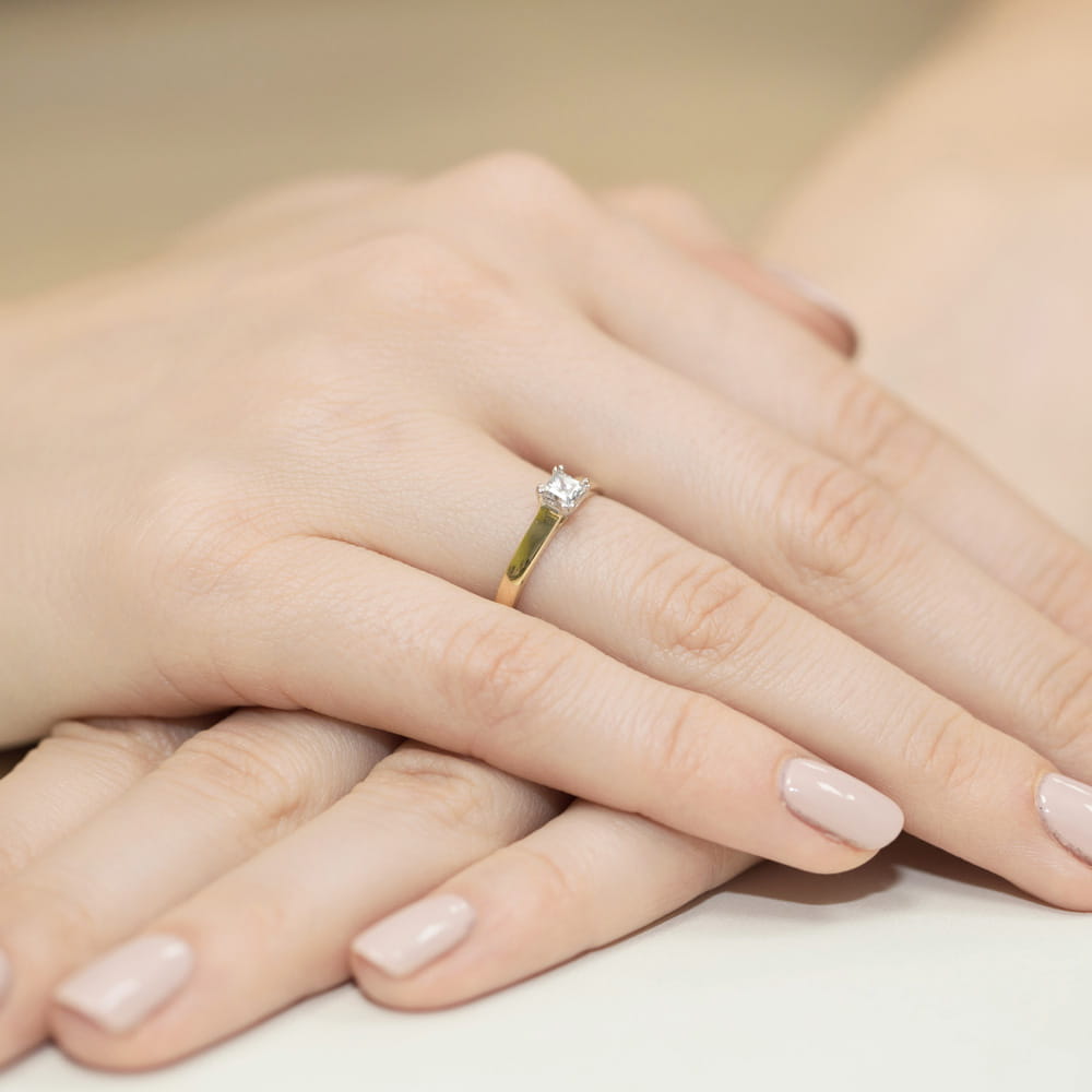 Gold Ring With Diamond