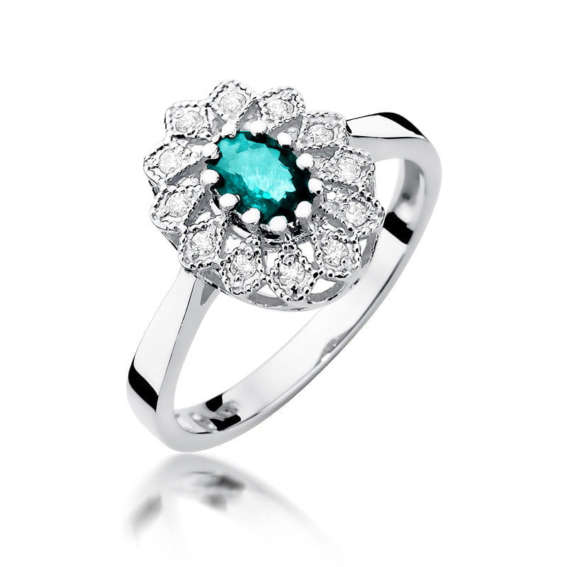 Gold Ring With Emerald And Diamonds