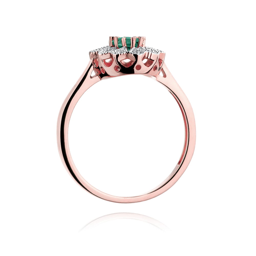 Gold Ring With Emerald And Diamonds
