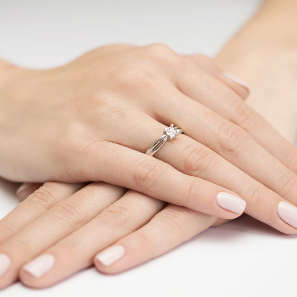 Gold Ring With Diamond