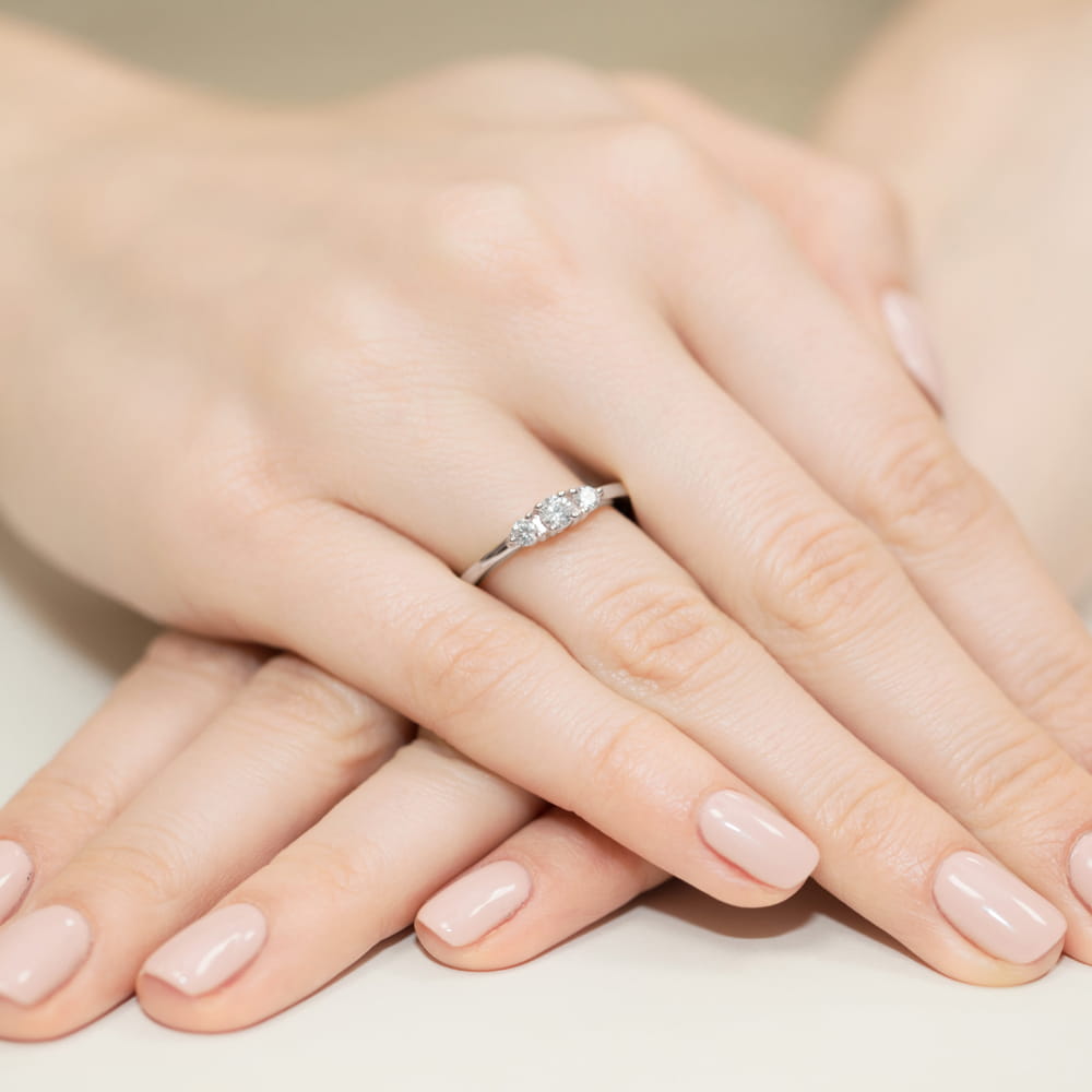 Auksinis Žiedas Su Deimantais