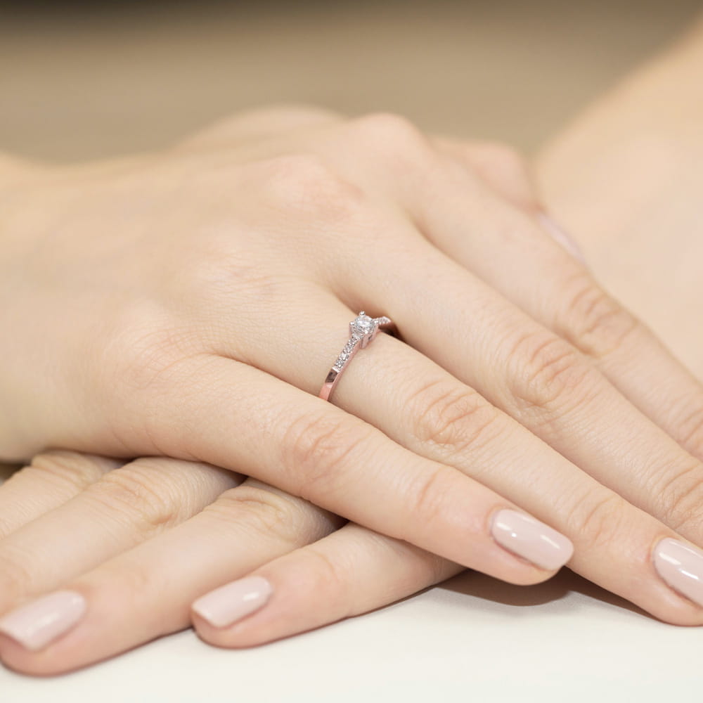 Auksinis Žiedas Su Deimantais