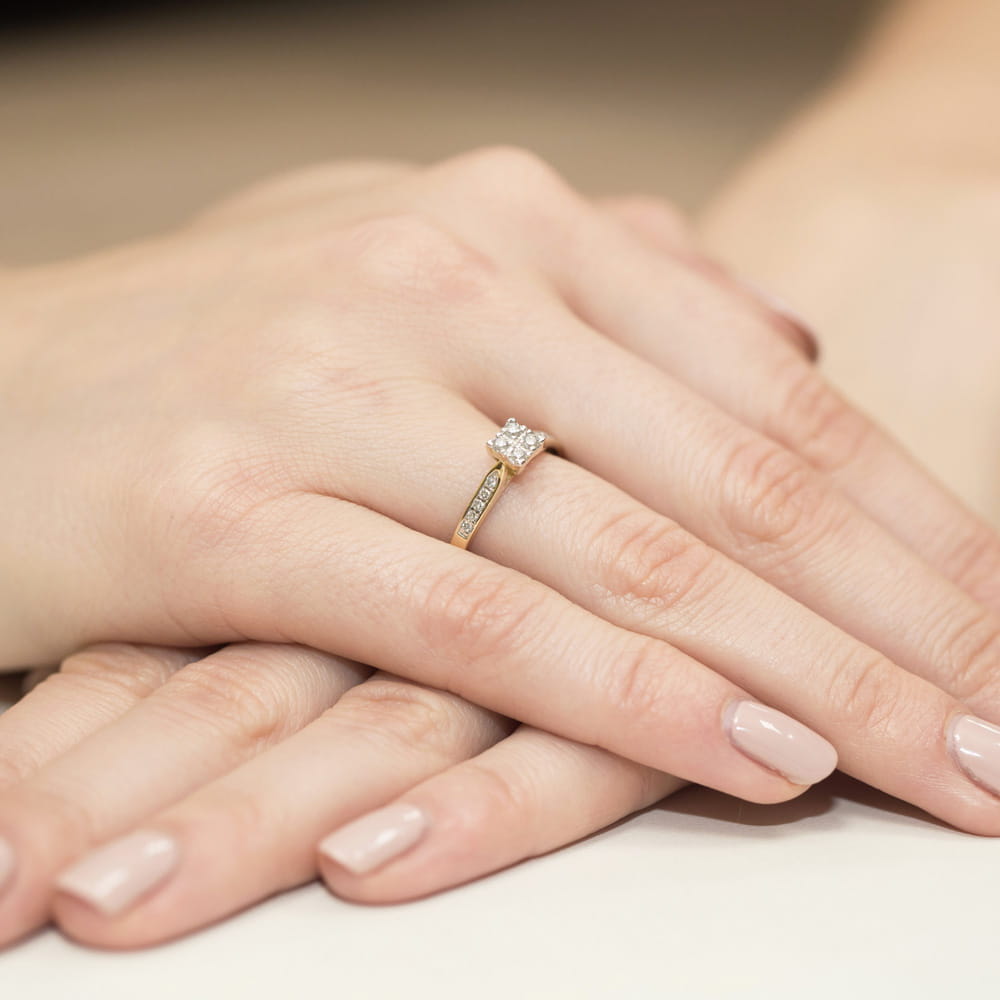 Gold Ring With Diamonds